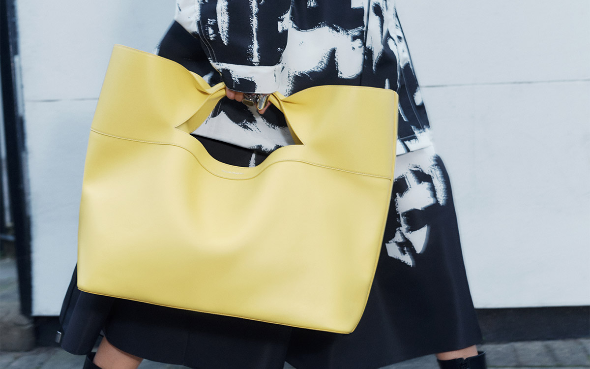 The Bigger The Better: Oversized Everyday Bag To Snatch Up This Season ...
