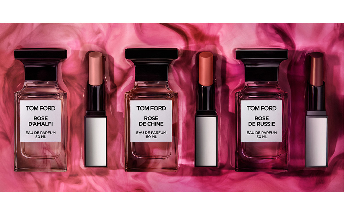 Tomford private rose garden Using satin matte lipstick 01 Intimate